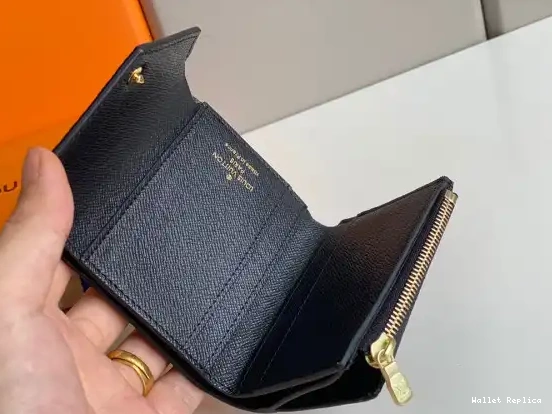 Cheap LOUIS ZOÉ VUITTON WALLET 0618